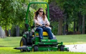 How Much Does A Riding Lawn Mower Weigh?